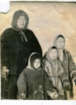 Лаптандер Майко с женой и детьми Таня и Валера